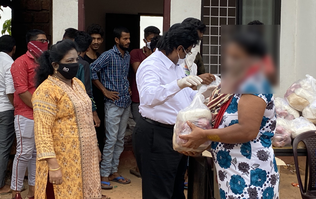 Grace Ministry distributes grocery items to the poor and needy in Mangalore who are facing issues in managing food items due to National COVID 19 lockdown. 